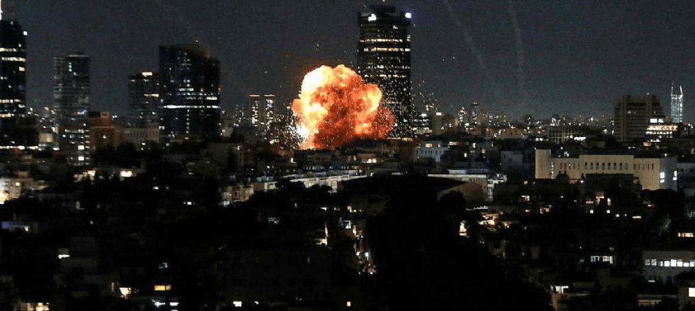 একযোগে মধ্যপ্রাচ্যের ২৭ মার্কিন ঘাঁটিতে ইরানের হামলা