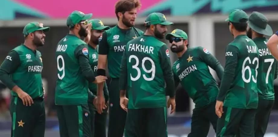 বয়কট গুঞ্জনের মধ্যেই স্কোয়াড ঘোষণা, এবার প্লেনের টিকিট কাটলো পাকিস্তান