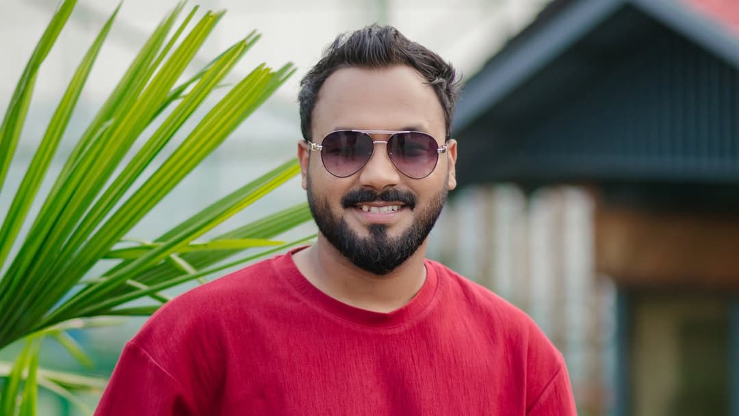 বাবা হলেন ‘ব্যাচেলর পয়েন্ট’ খ্যাত অভিনেতা পলাশ