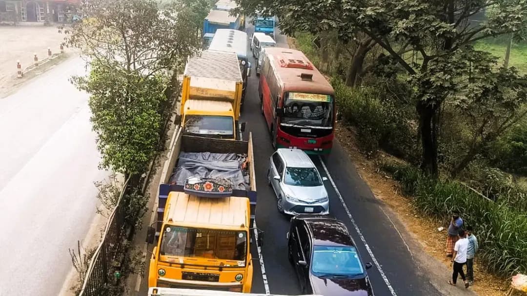 ঢাকা-চট্টগ্রাম মহাসড়কে তীব্র যানজট