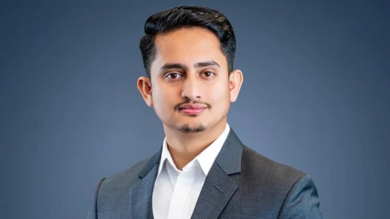 ৩০ জায়গায় হামলা-হুমকি, বিএনপিকে ‘সংশোধনের’ আহ্বান সারজিস আলমের