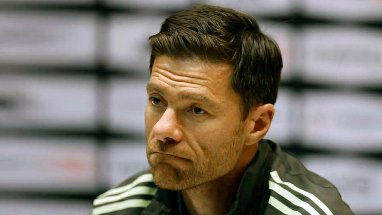 বার্সার কাছে হারের পর কোচকে হারাল রিয়াল