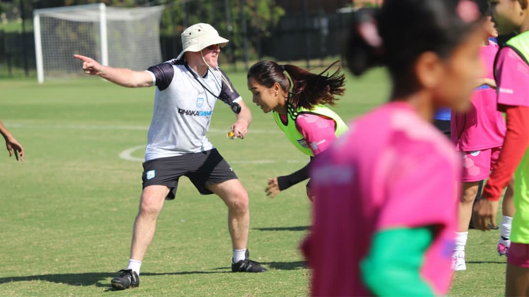 স্বল্প বিশ্রাম নিয়েই সিডনিতে অনুশীলনে ঋতুপর্ণারা