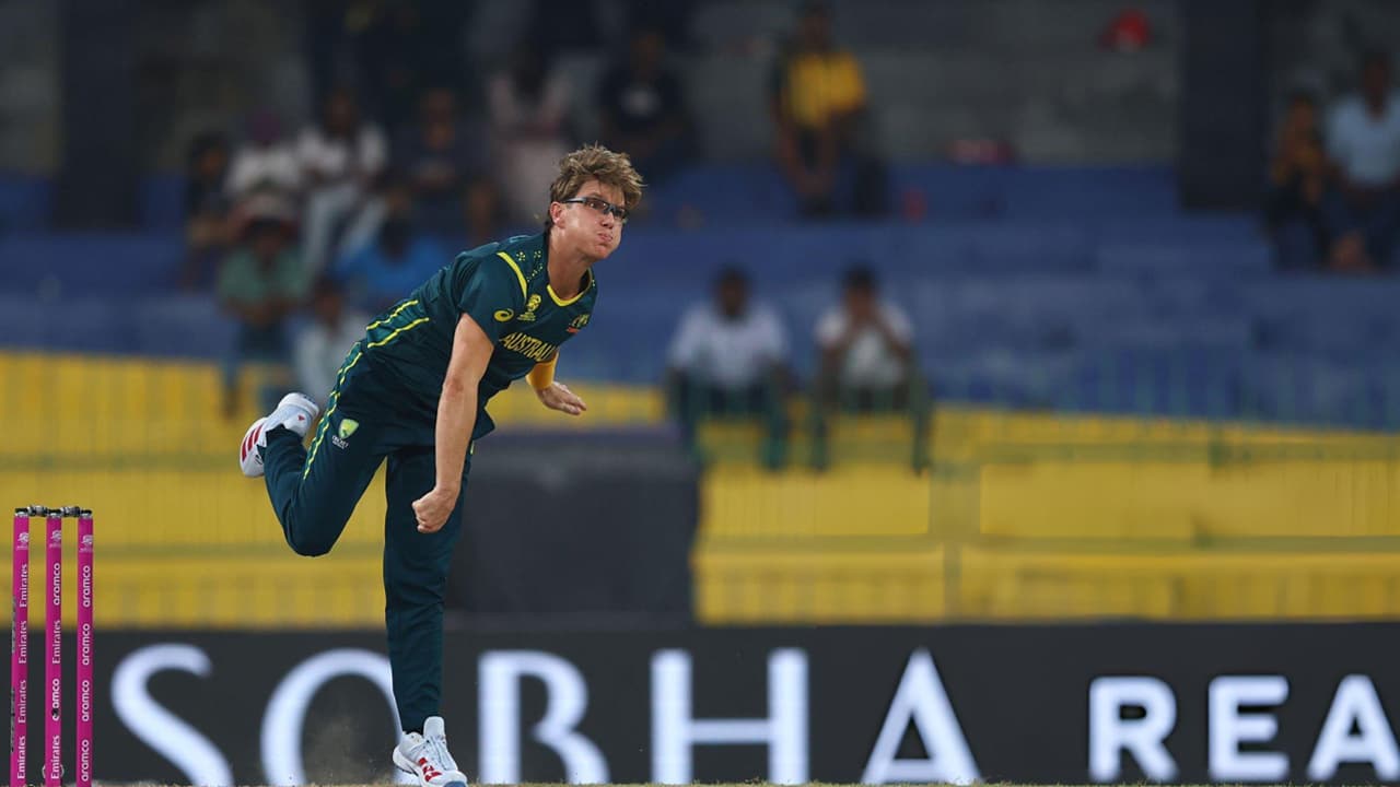 আফ্রিদিকে ছাড়িয়ে গেলেন জাম্পা