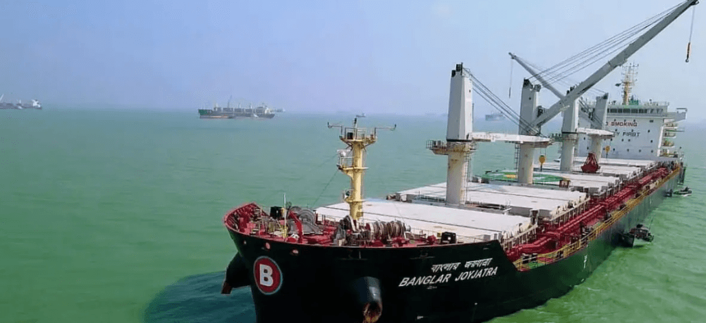 হরমুজ প্রণালি পার হতে পারেনি ‘বাংলার জয়যাত্রা’, ফিরছে শারজায়