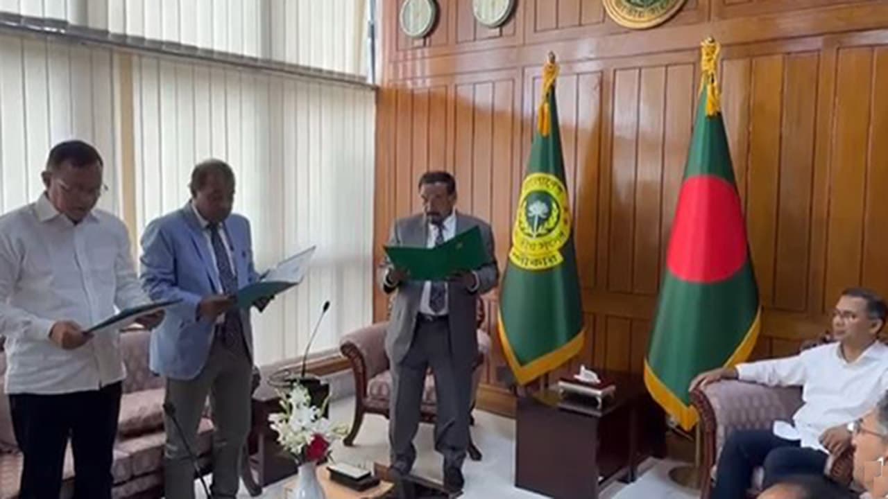 শপথ নিলেন নবনির্বাচিত দুই এমপি