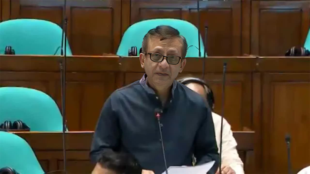 জ্বালানি তেলের দাম বৃদ্ধি মূল্যস্ফীতির জন্য দায়ী নয় : বাণিজ্যমন্ত্রী