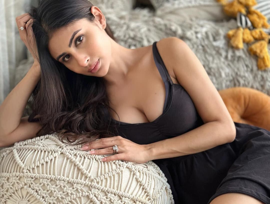 ‘নিজের বিকৃত মুখ দেখলে খারাপ লাগে’