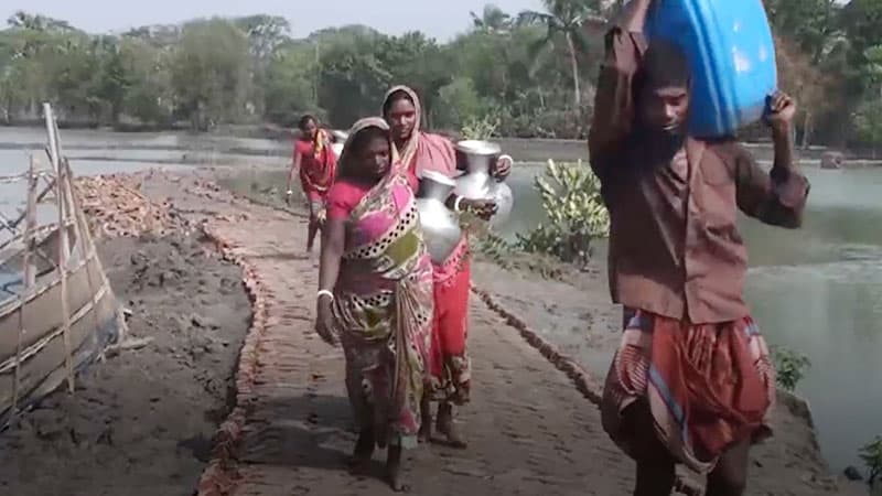 ১৭ বছরেও শুকায়নি ঘূর্ণিঝড় আইলার ক্ষত