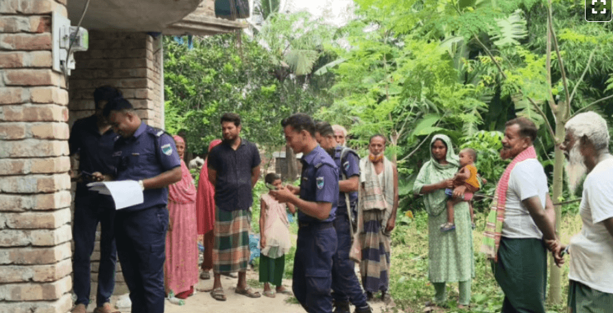 শিক্ষককে প্রাণনাশের হুমকি, বাড়ি থেকে বোমাসদৃশ বস্তু-চিরকুট উদ্ধার