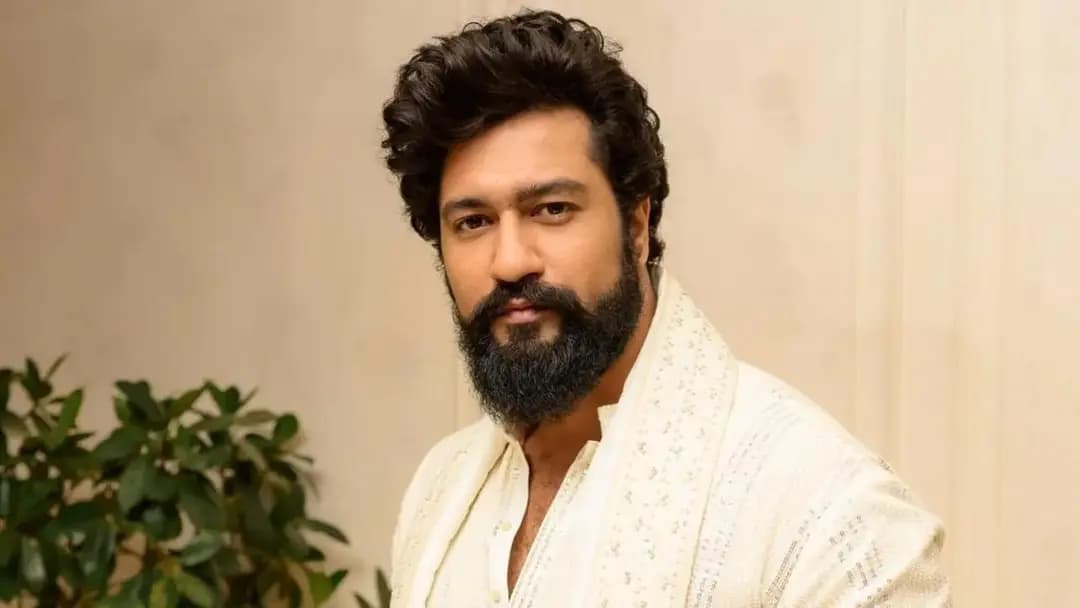 ভিকিকে নিয়েই কি শুরু হচ্ছে ‘থ্রি ইডিয়টস টুর’ সফর?