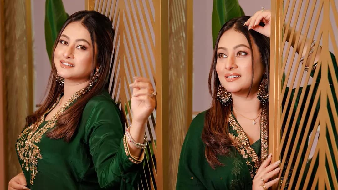 সবুজ আভায় মোহ ছড়ালেন পূর্ণিমা