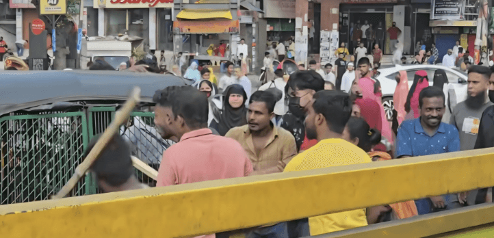 উত্তরায় দুই ঘণ্টা পর সড়ক ছাড়লেন পোশাকশ্রমিকরা, যান চলাচল স্বাভাবিক